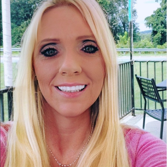 Meet your Posher, Patty - Picture 2 of 4